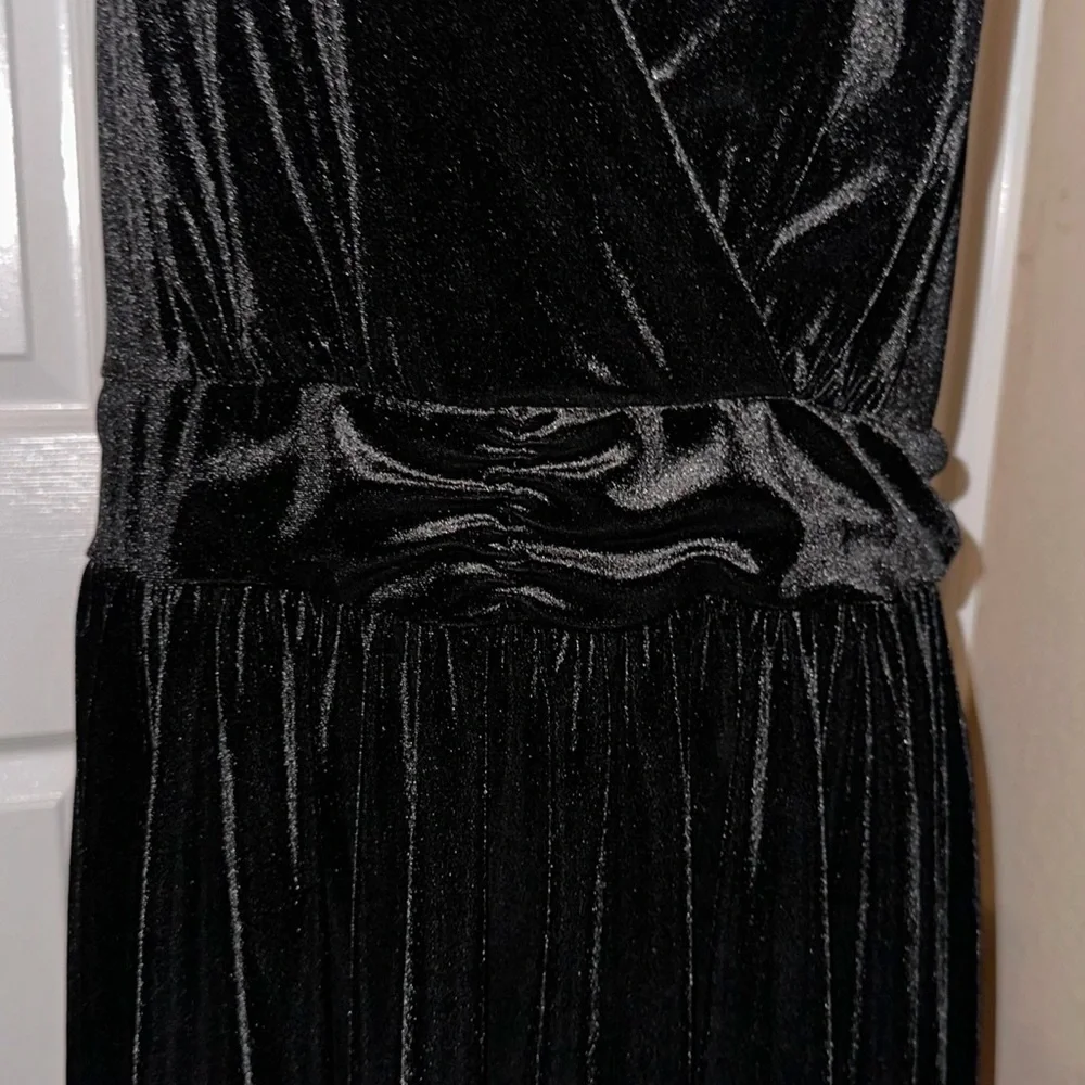 Torrid Black Velvet Surplice Crisscross Back Dress- Size 2-2X - Picture 6 of 13